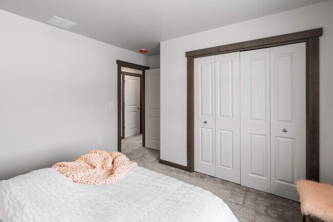 Building Photo - 2942 W Babcock St