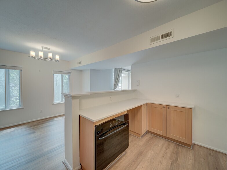Building Photo - 5017 7th Rd S