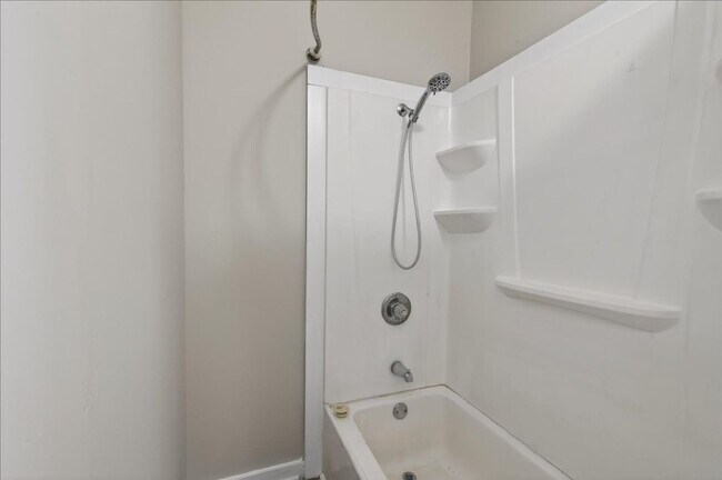 Building Photo - 1819-1819 Union St