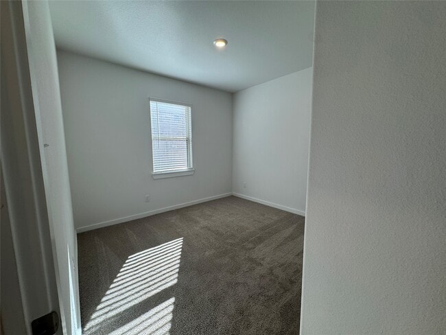 Building Photo - 31138 Myers Hvn Ln