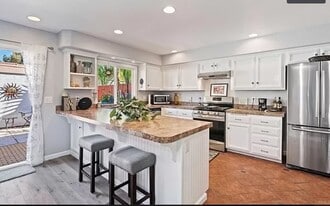 Building Photo - 3201 Via Pescado