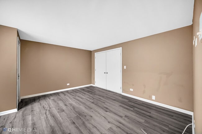 Building Photo - 611 Grosvenor Ln