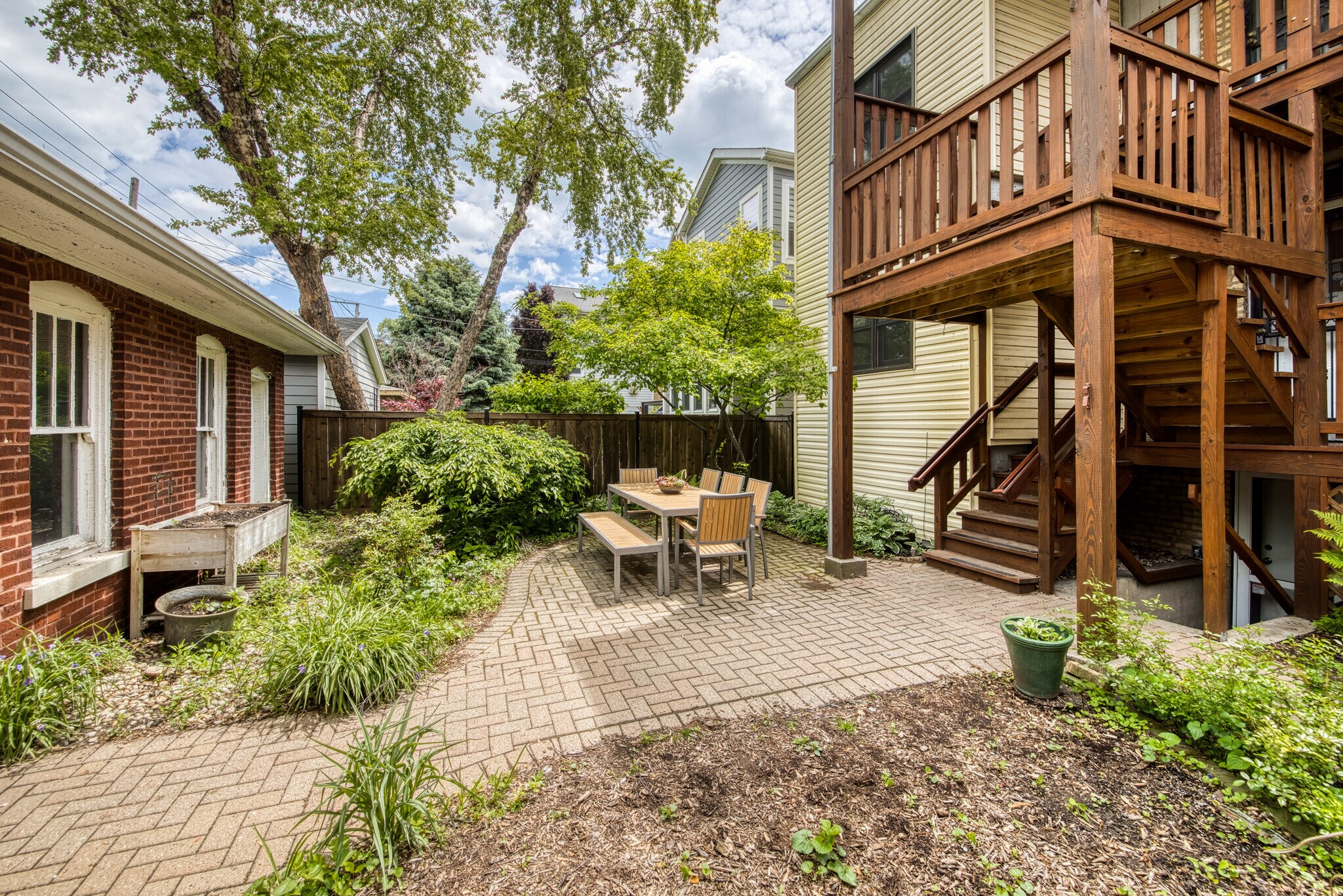 Building Photo - 2152 W Agatite Ave