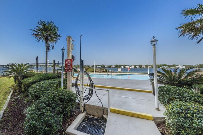 Building Photo - 1516 Sandpiper Ln