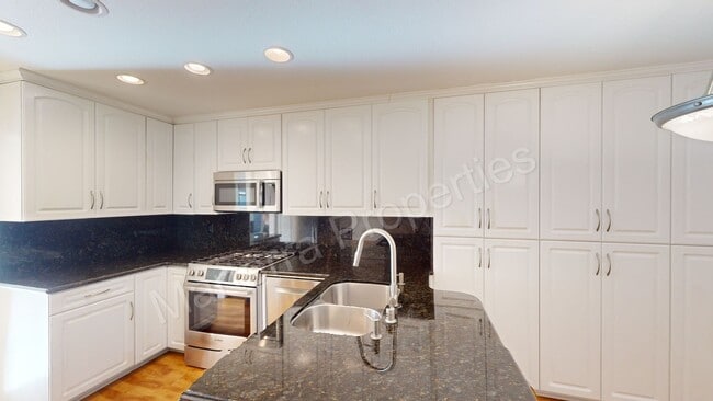 Building Photo - Beautiful 2 Bed/2 Bath Home in Irvine