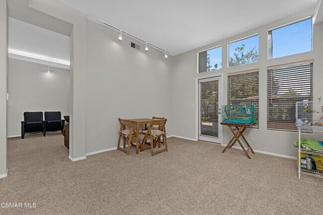 Building Photo - 1048 Mountain Oak Pl
