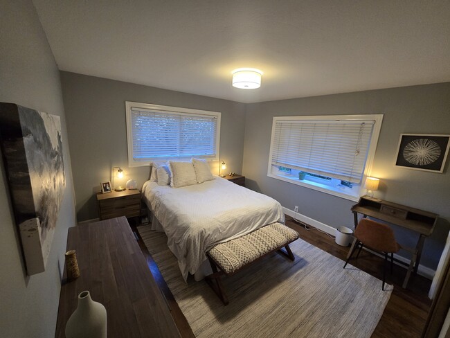 Building Photo - Shared Houseing Portola Valley