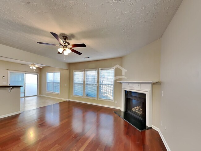 Building Photo - 317 Azalea Loop