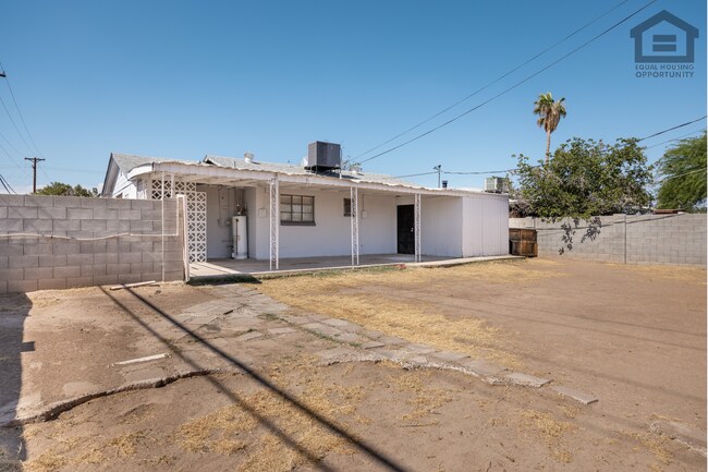 Building Photo - 2849 W Alice Ave