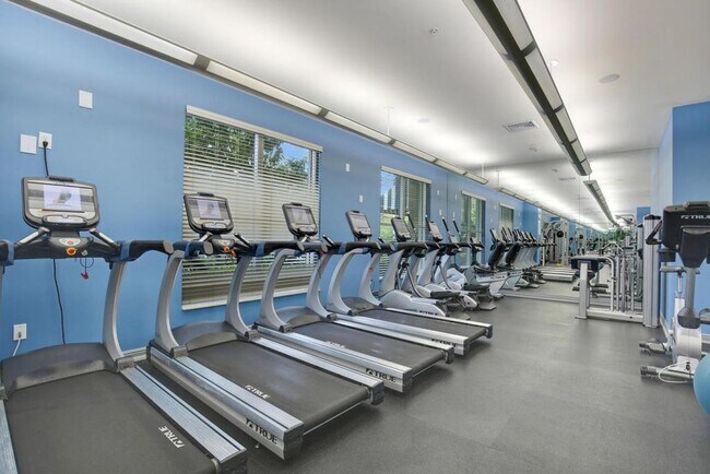Building Photo - 700 E Boynton Beach Blvd