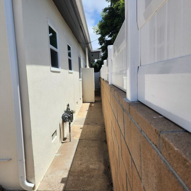 Building Photo - Charming Morley Field 3 bed 2 bath Home, p...