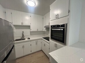 Building Photo - 10205 Pinewood Ave