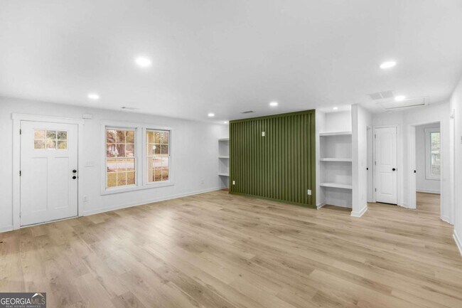 Building Photo - 408 E Marable St