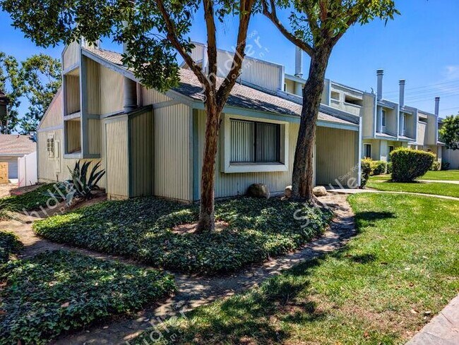 Building Photo - 2 Bed 1 Bath No one Above You