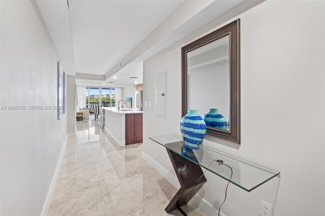 Building Photo - 9261 E Bay Harbor Dr