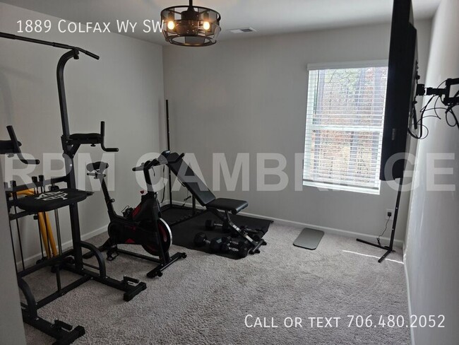 Building Photo - For Rent: Stunning 3-Bed, 3-Bath Townhome ...