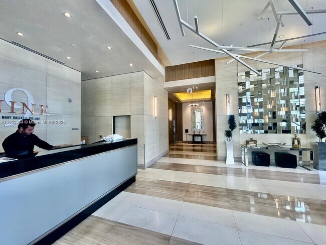 Building Photo - 999 SW 1st Ave