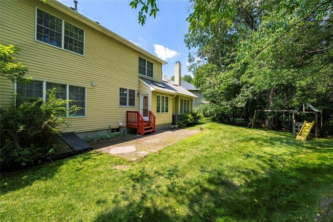 Building Photo - 46 McGuiness Ln