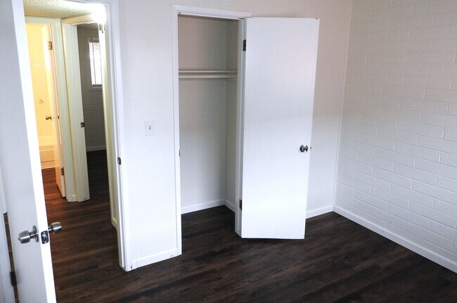 Building Photo - Beautifully Remodeled 3+1 Bungalow with Indoor-Outdoor Living