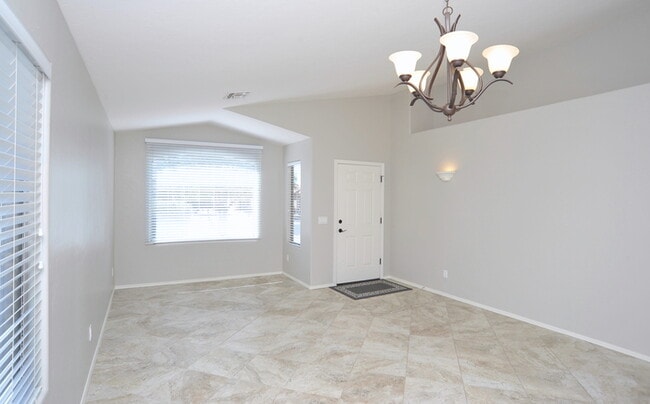 Building Photo - Move-In Ready Home in Dove Mountain