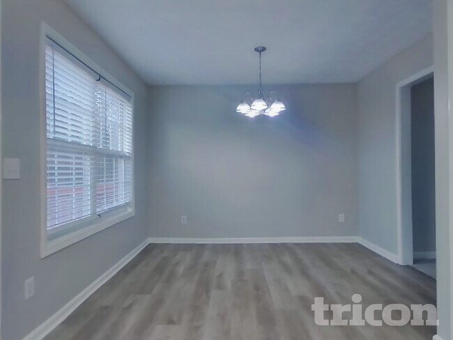 Building Photo - 217 White Pine Ln