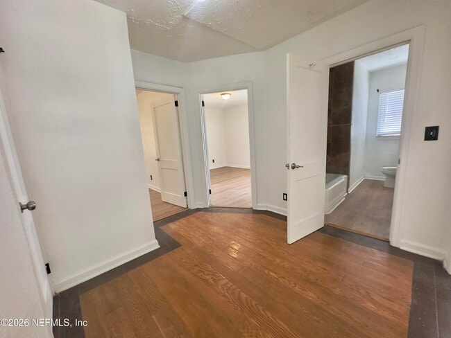Building Photo - 2051 Danese St