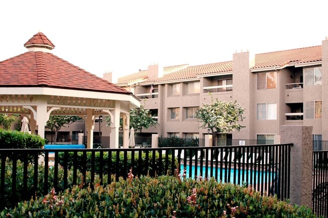 Primary Photo - 10400 Caminito Cuervo