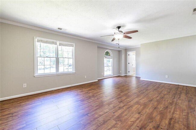 Building Photo - 1093 Wash Lee Dr SW