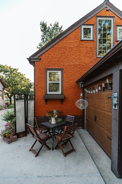 Patio space - 920 6th Ave SE