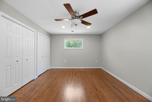 Building Photo - 6505 Panorama Dr