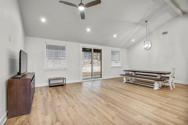 Building Photo - 6509 Shady Ln