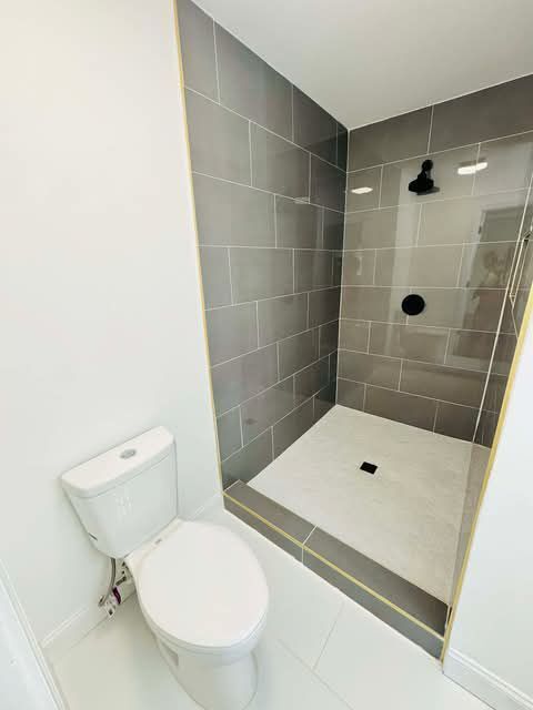 Building Photo - 1001 Archdale Dr