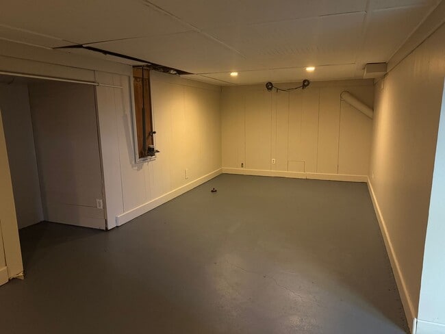 Building Photo - 3 Bedroom Cape Cod - Upper Arlington, OH