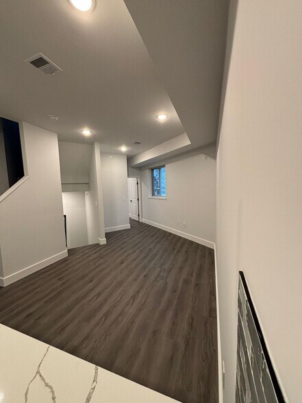 Building Photo - 713 N 42nd St