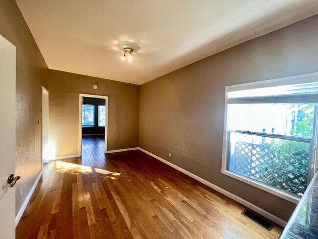 Building Photo - 3209 Hannah St