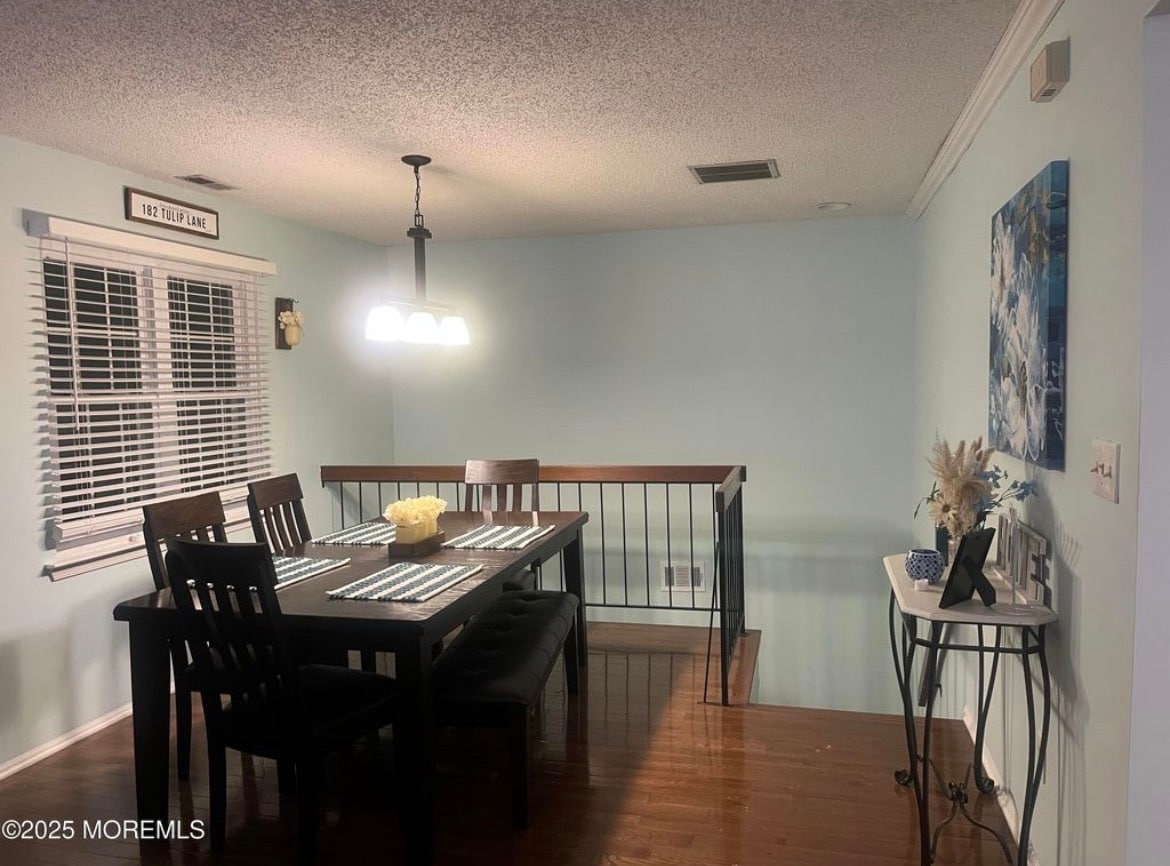 Building Photo - 182 Tulip Ln