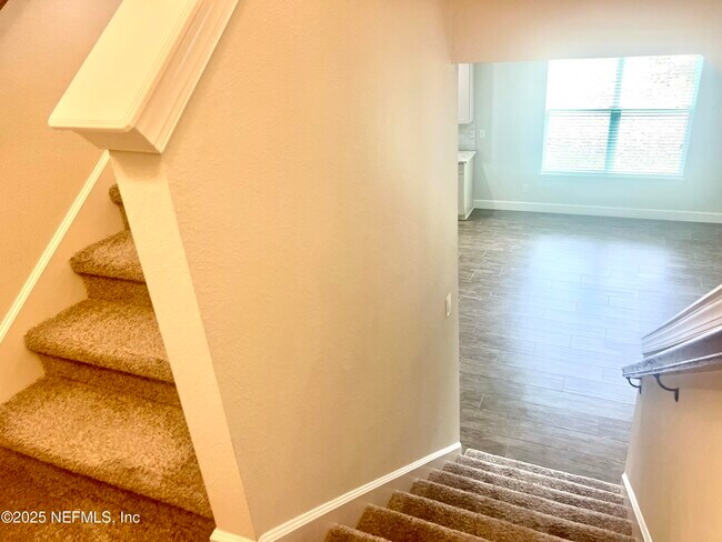 Building Photo - 242 Orchard Ln