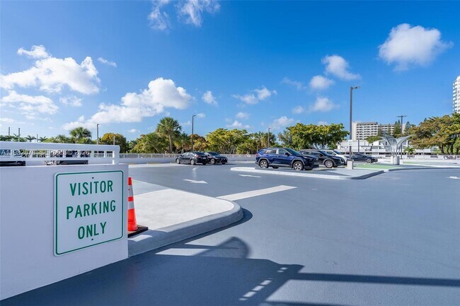 Building Photo - 18071 Biscayne Blvd