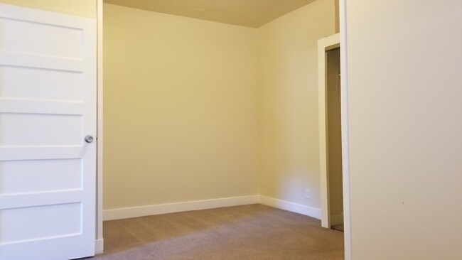 Building Photo - Cute 1 bedroom in Downtown Sacramento!!