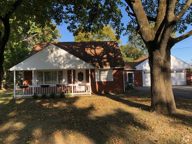 Building Photo - 439 S Chillicothe St