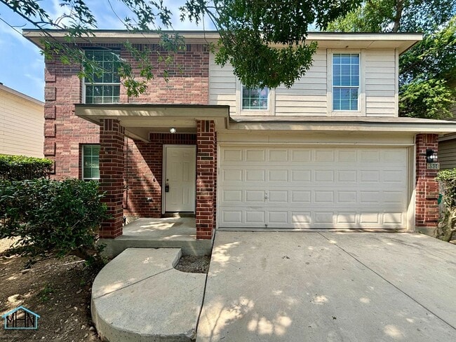 Primary Photo - Big & Beautiful 5 bed/3.5 bath 2 Story hom...