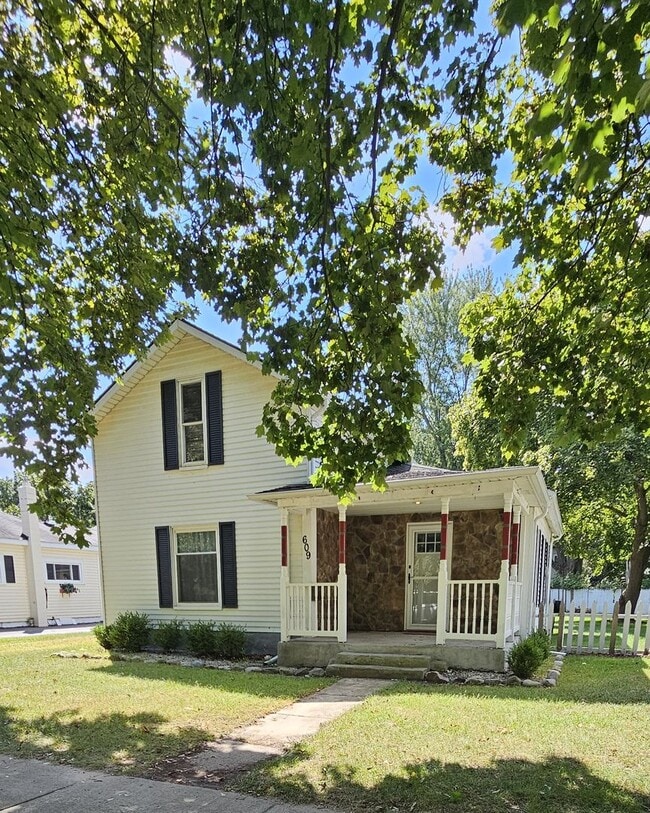 Building Photo - LIVE IN DOWNTOWN HOWELL IN THIS HISTORIC 3...