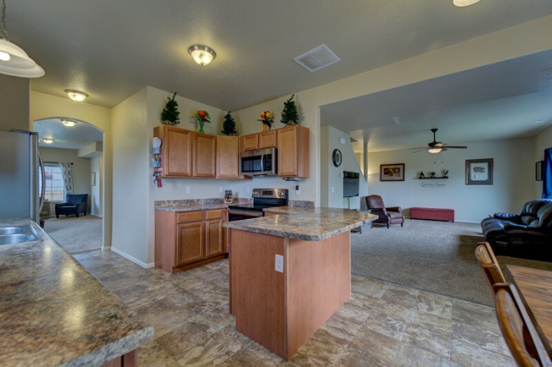 Building Photo - 9711 Desert Lily Cir