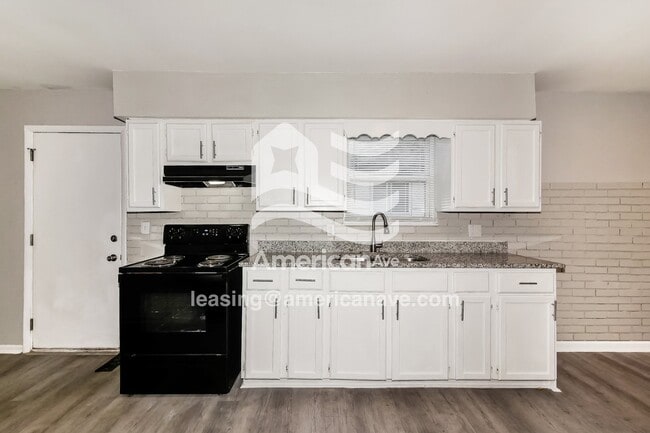 Building Photo - 3128 E Minnesota St