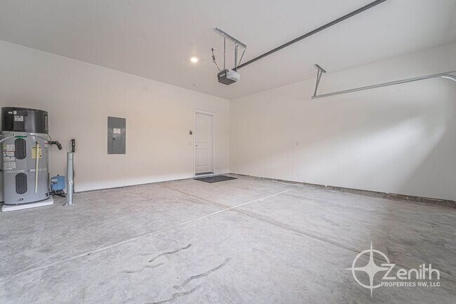 Building Photo - 7020 NE 156th Pl