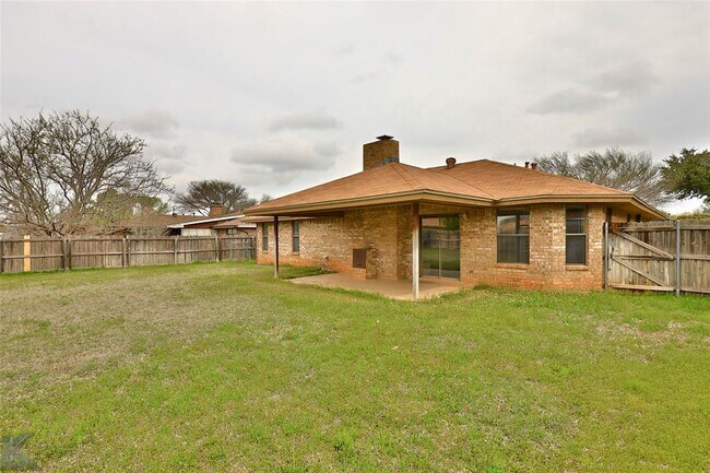 Building Photo - 5210 Meadowick Ln