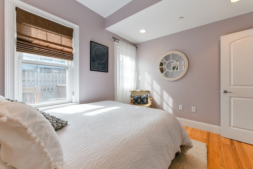 Building Photo - 5 Grimes St