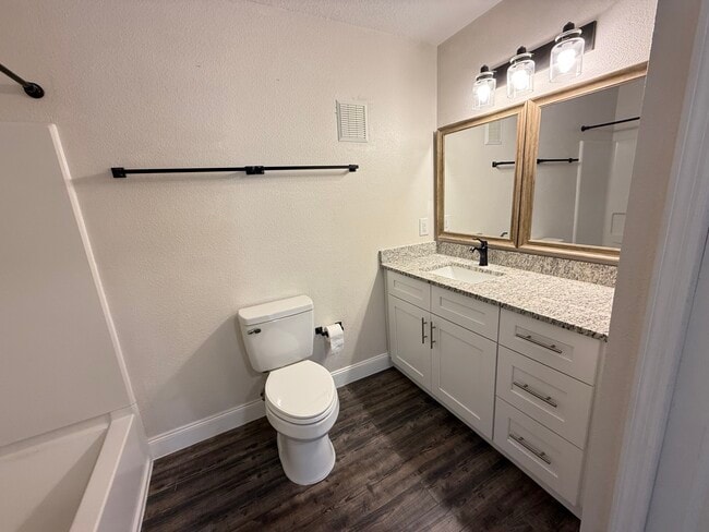 Building Photo - Grand Palms 8844-B