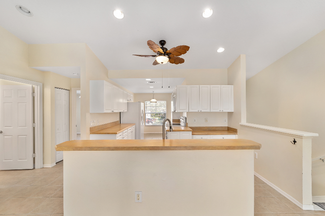 Building Photo - 5436 Admiral Way