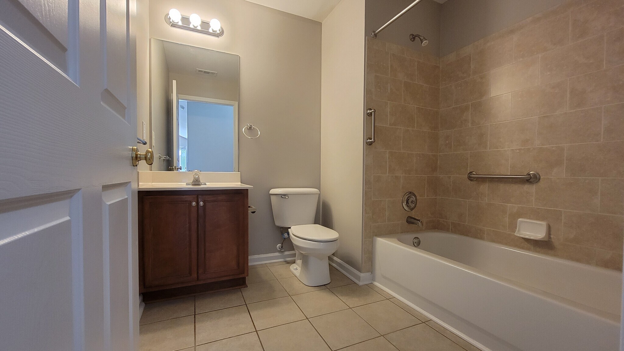 Building Photo - 905 Somerton Pl